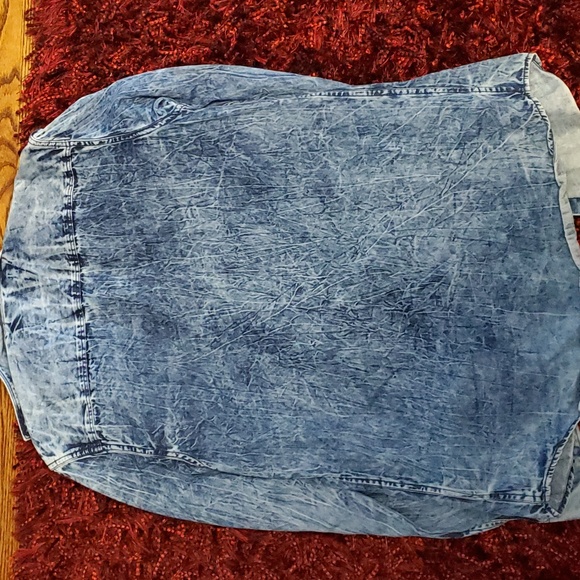 Calvin Klein Men's small Jean shirt - Picture 5 of 5